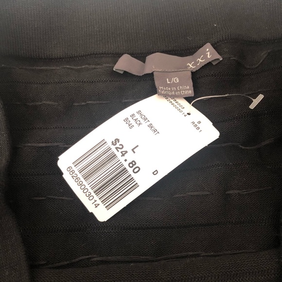 BLACK EMBELLISHED MINI SKIRT.SUZE LARGE - Picture 8 of 8